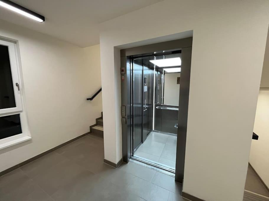 Modern Apartment • Garden • Near The City Center Praga Exterior foto
